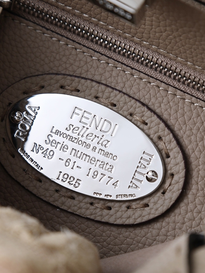 フェンディバッグ側面デザイン